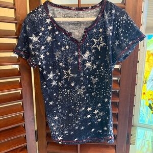 PATRIOTIC TSHIRT BY ONQUE, MEDIUM